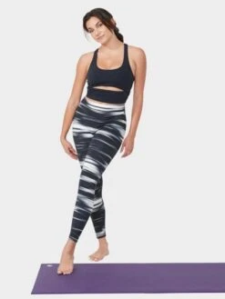 Manduka Aurora Racerback Women's Bra - Black 17 Manduka Aurora Racerback Women's Bra - Black -Yoga Supply Store 1mk4nvtihdx