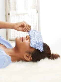 Gaiam Relax Restorative Lavender Scented Eye Pillow -Yoga Supply Store n32ftyuftcw